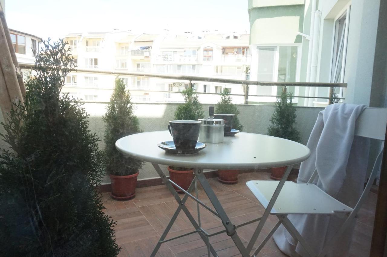 Bright, Comfortable And Cozy Apartment Burgas Exterior foto